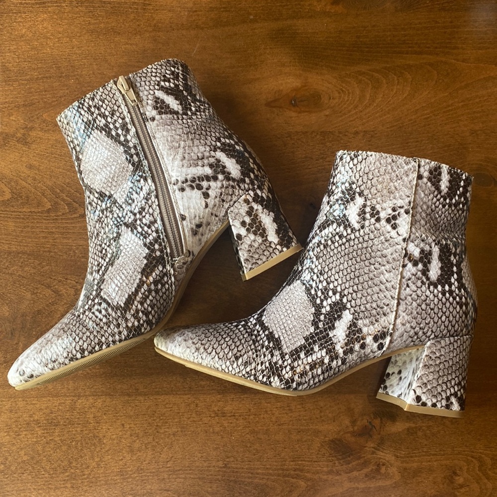 Ankle boots